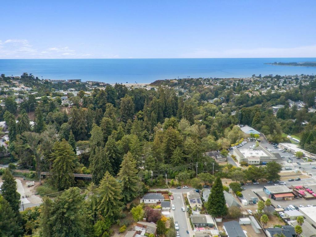 402 Bernal Street Property Photo 60