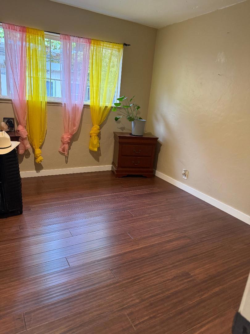 2 Perez Circle Property Photo 3