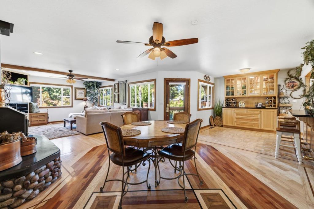 8580 Hihn Road Property Photo 4
