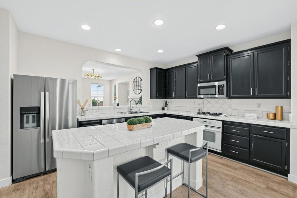 1886 Zurlo Way Property Photo 10