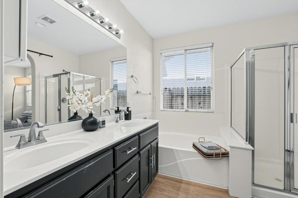 1886 Zurlo Way Property Photo 20