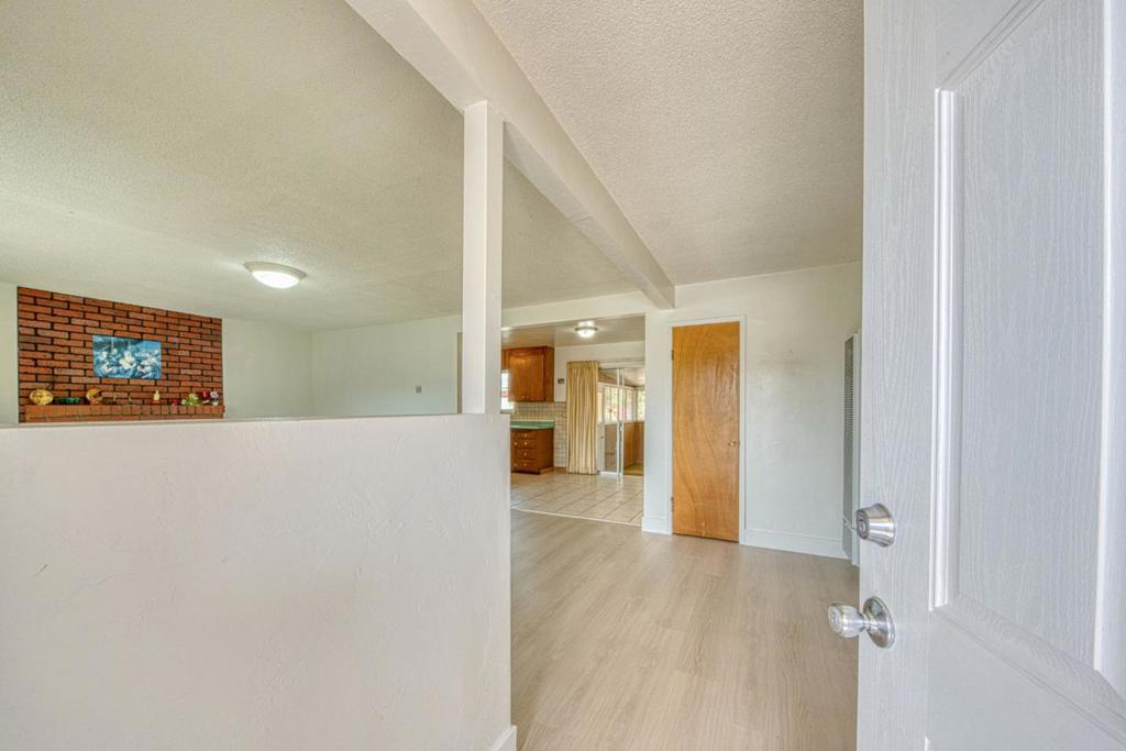 875 Suiter Street Property Photo 4