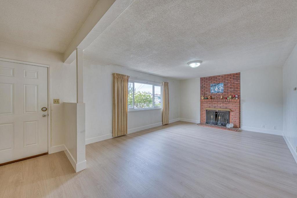875 Suiter Street Property Photo 5