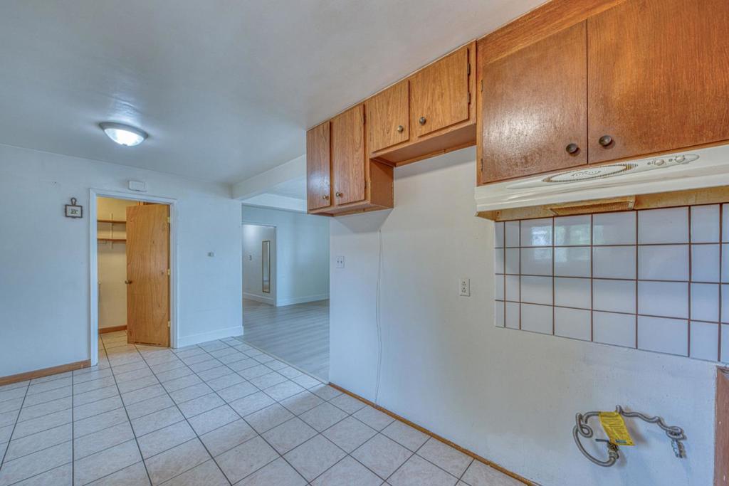 875 Suiter Street Property Photo 10