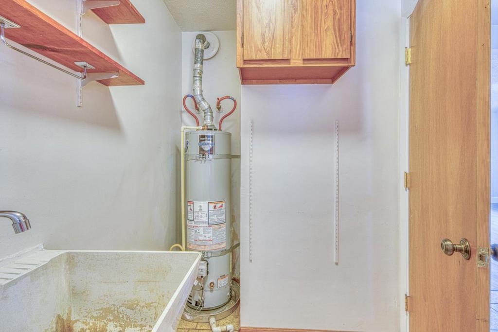 875 Suiter Street Property Photo 12