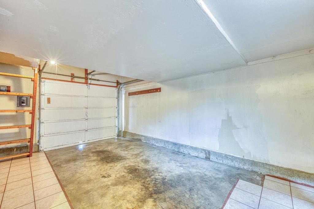 875 Suiter Street Property Photo 24