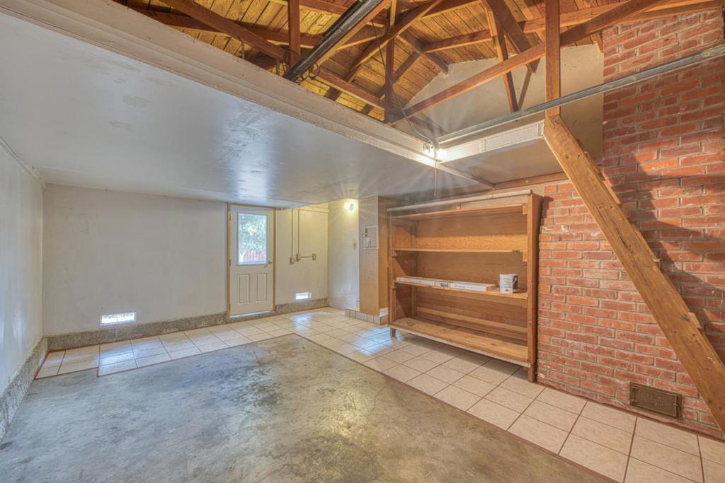 875 Suiter Street Property Photo 25