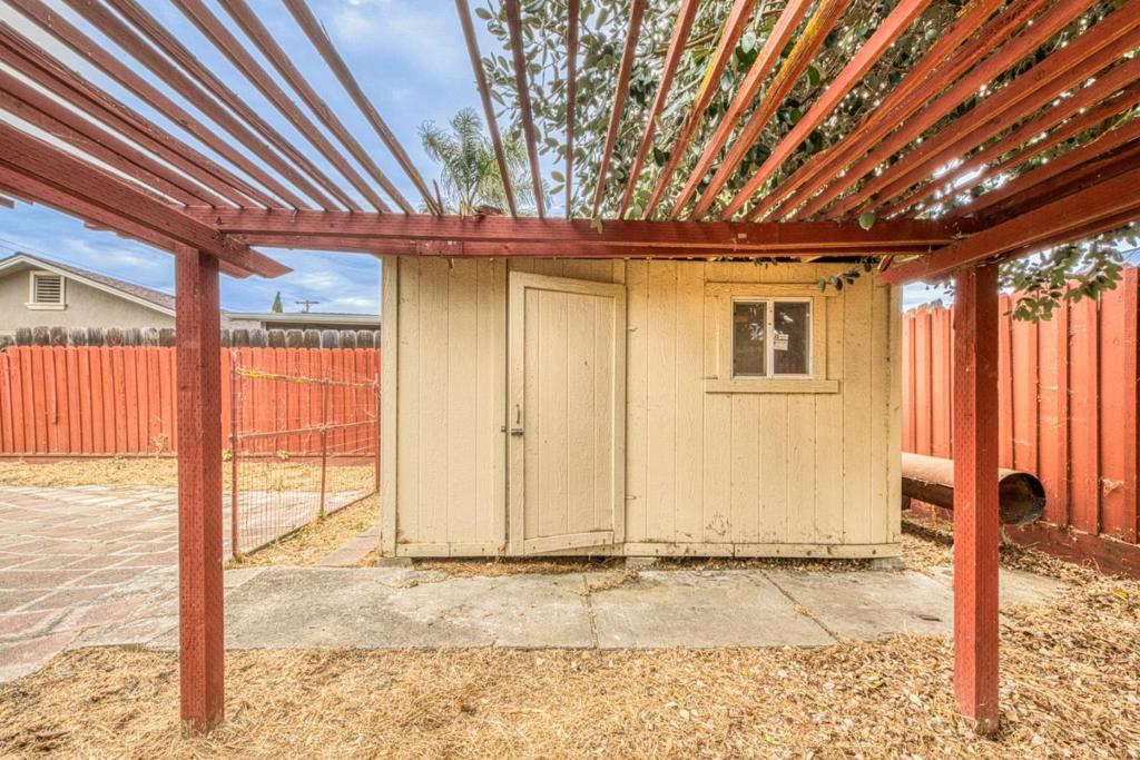 875 Suiter Street Property Photo 29