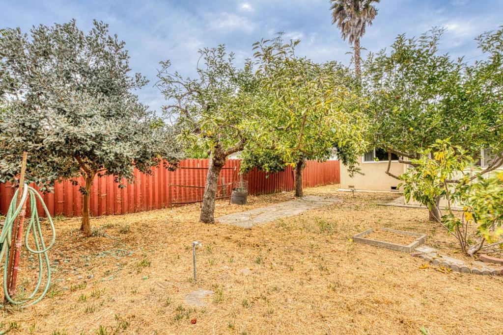 875 Suiter Street Property Photo 34
