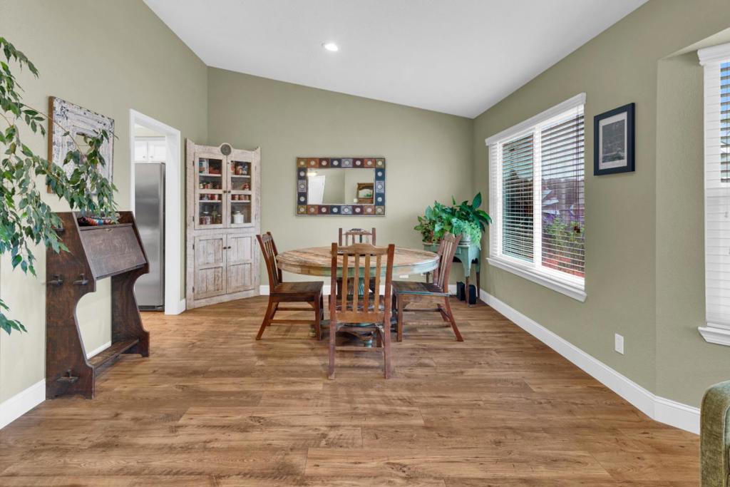 46405 Pine Meadow Place Property Photo 7