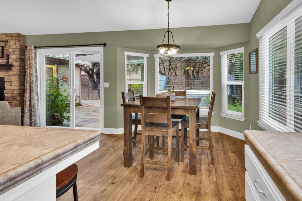 46405 Pine Meadow Place Property Photo 10