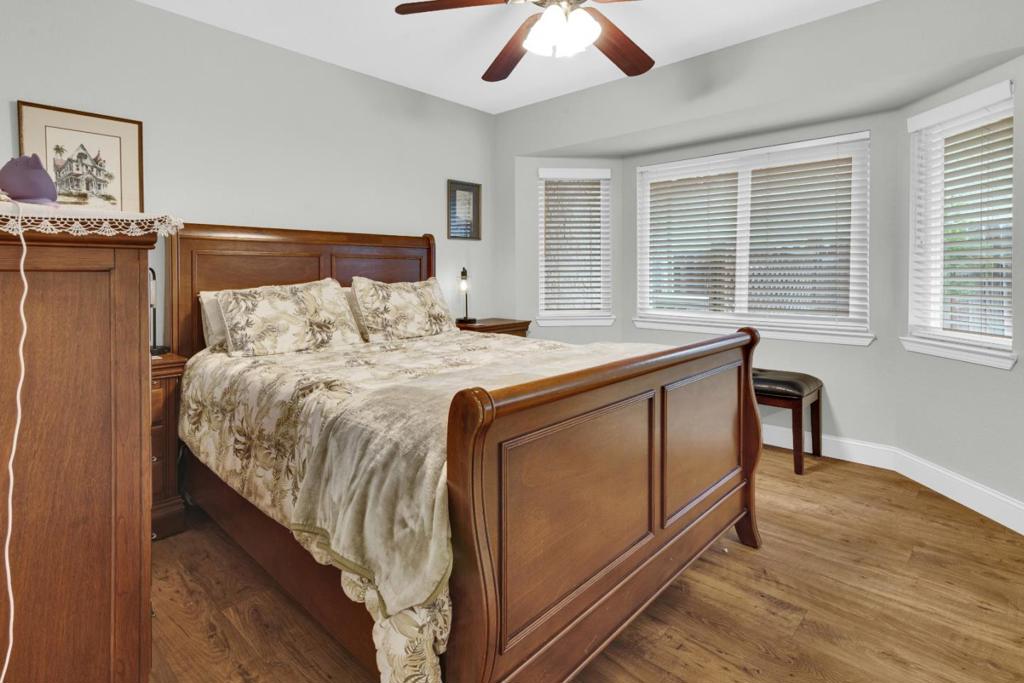 46405 Pine Meadow Place Property Photo 17