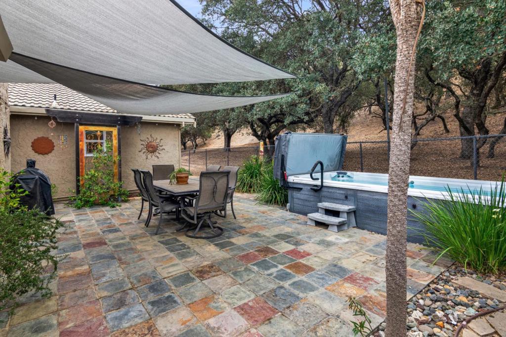 46405 Pine Meadow Place Property Photo 27