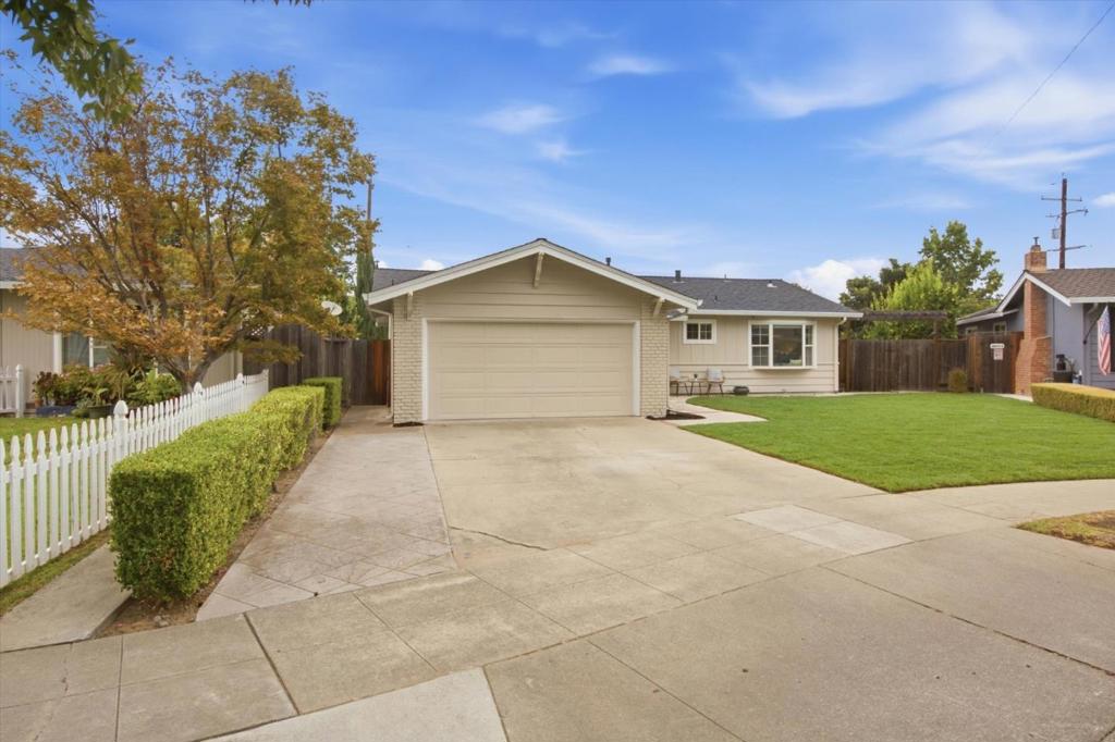 3031 Greentree Way Property Photo 1