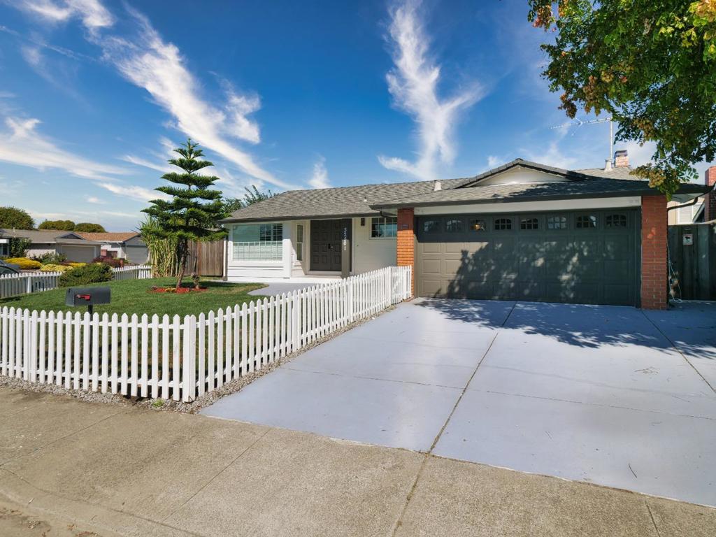 32501 Shiela Way Property Photo 1