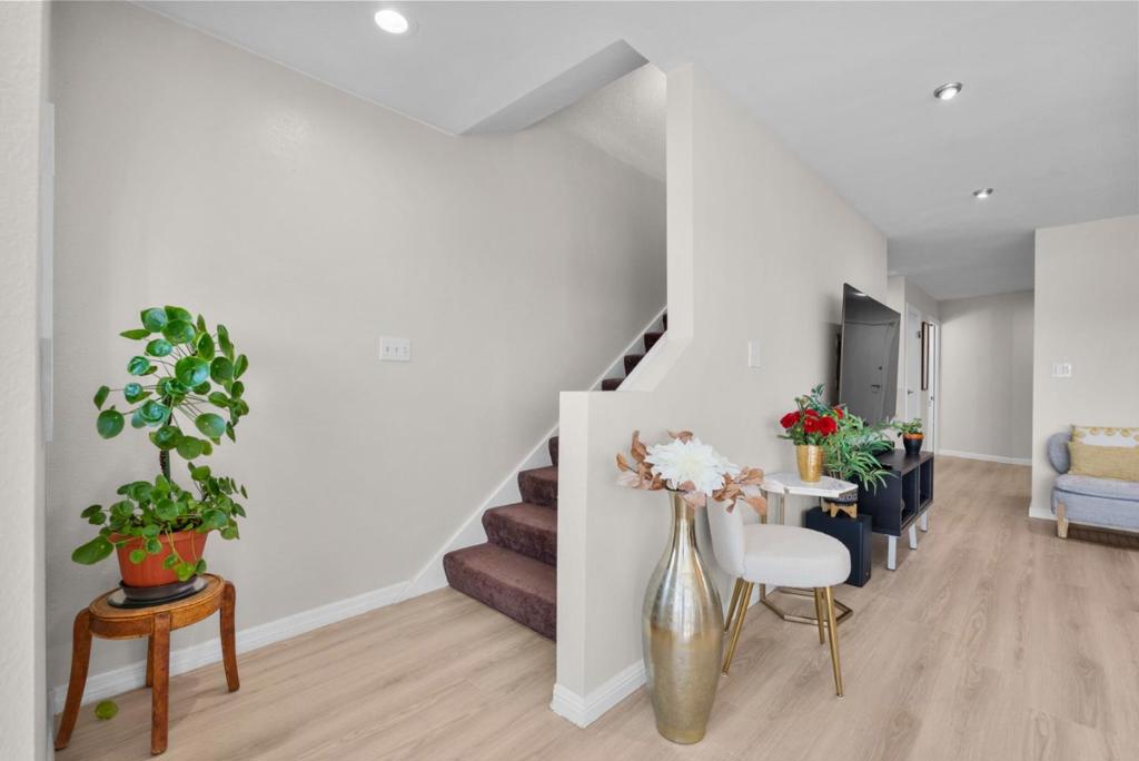 230 Curtis Street Property Photo 17