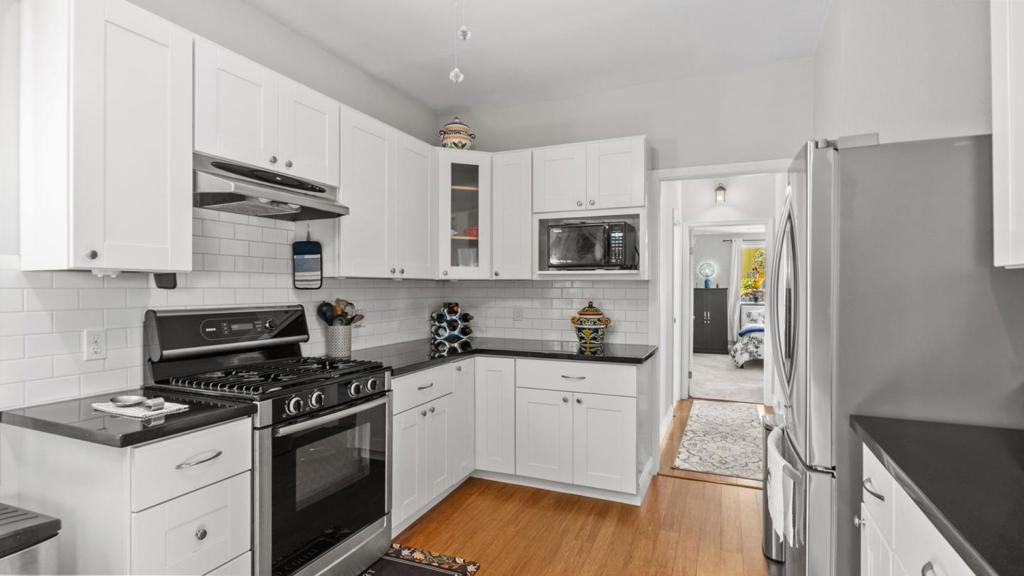 230 Curtis Street Property Photo 42