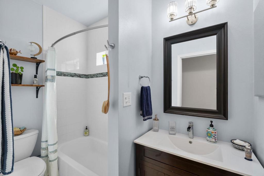 230 Curtis Street Property Photo 53