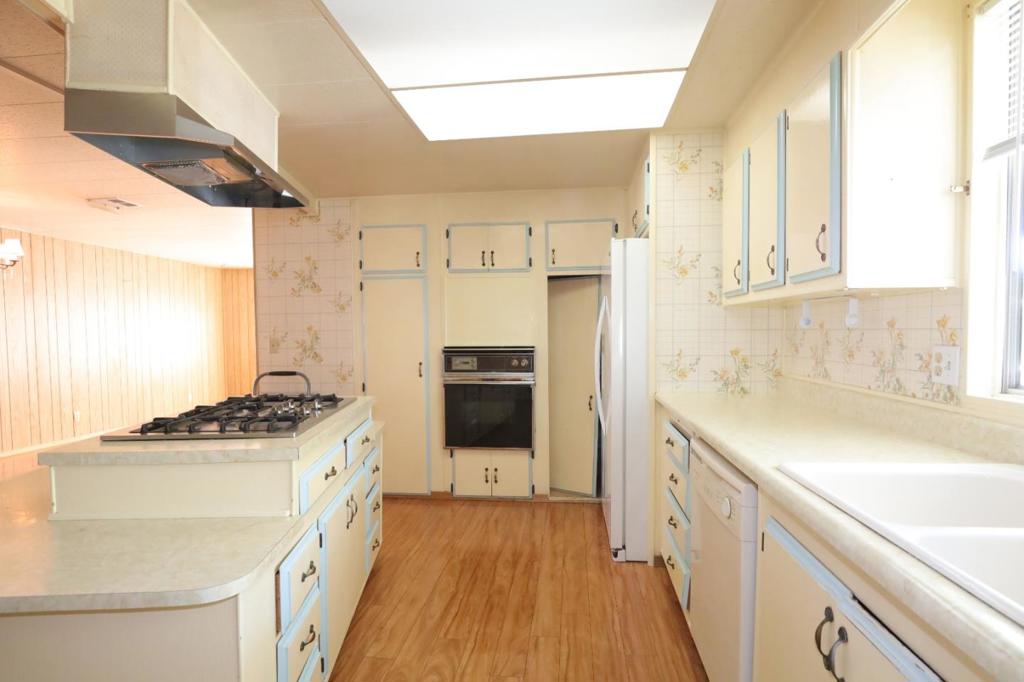 1111 Morse Avenue 59 Property Photo 24