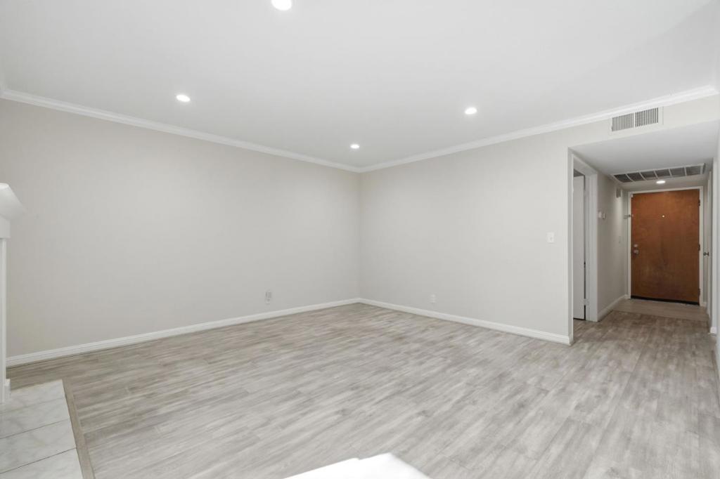 2223 Summereve Court Property Photo 10