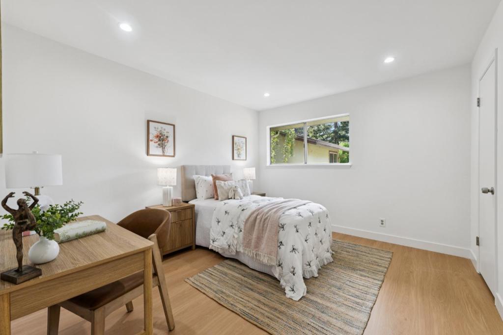 1089 Oddstad Boulevard Property Photo 16