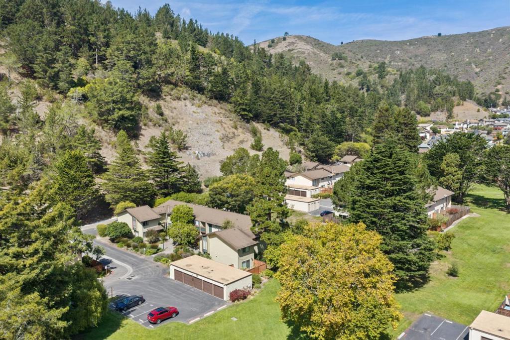 1089 Oddstad Boulevard Property Photo 31
