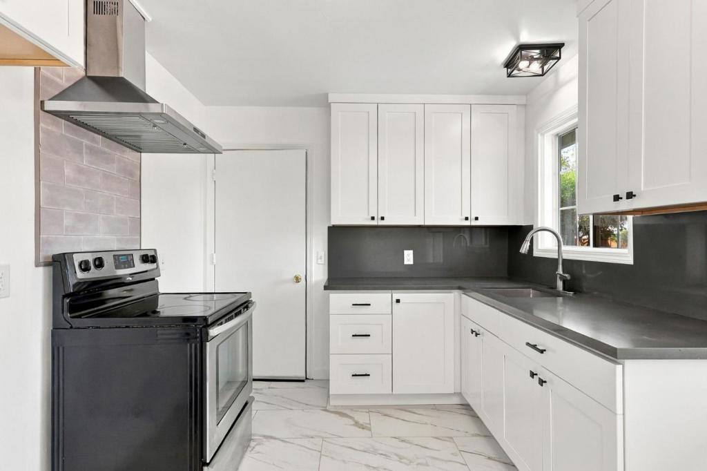 1128 Ebener Street Property Photo 6