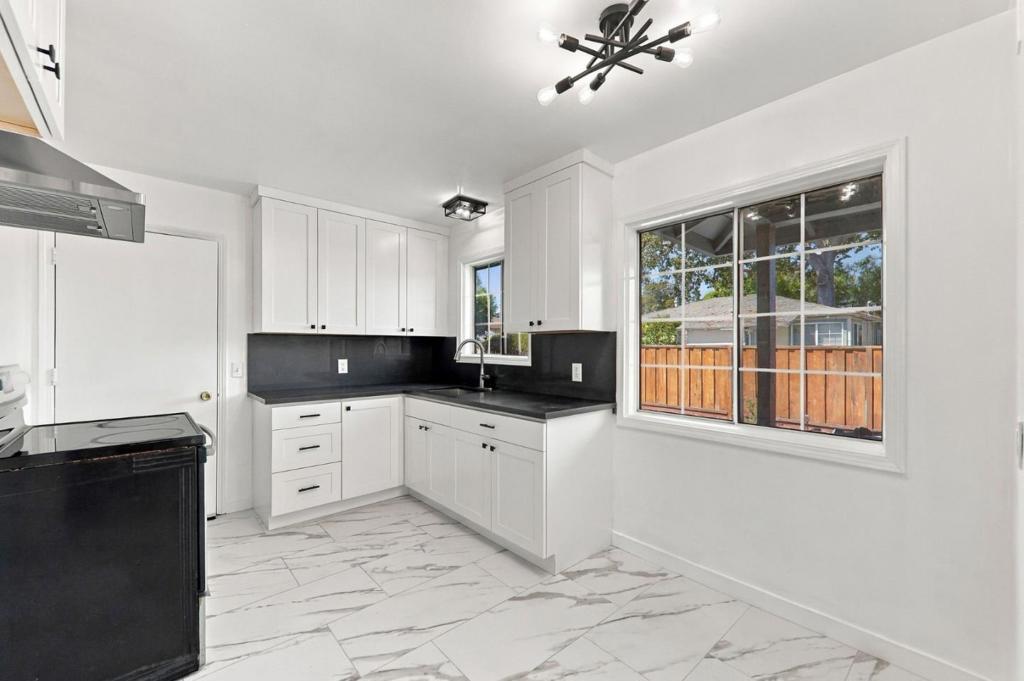 1128 Ebener Street Property Photo 7