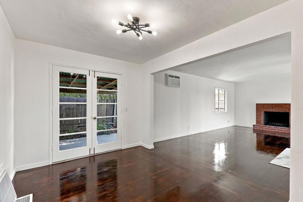 1128 Ebener Street Property Photo 25