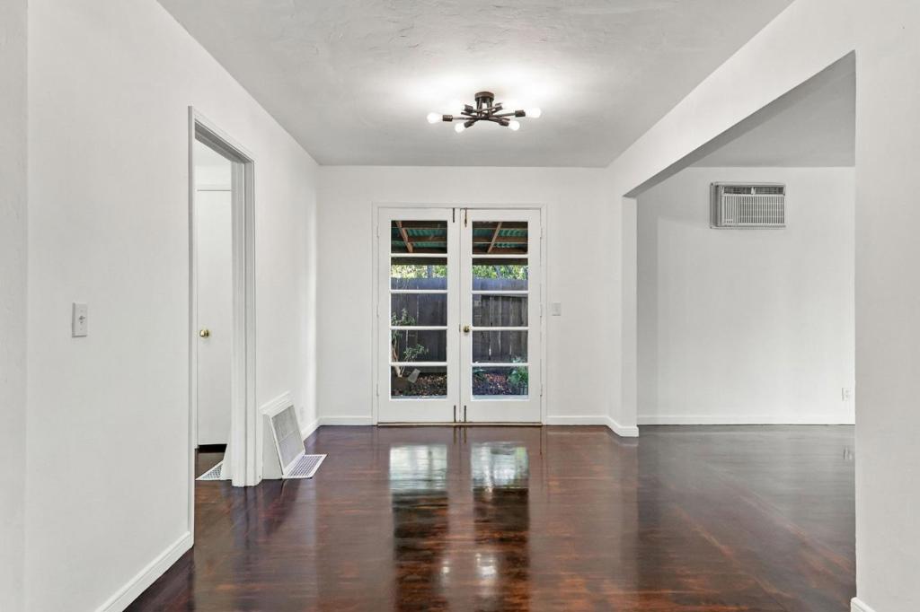 1128 Ebener Street Property Photo 26