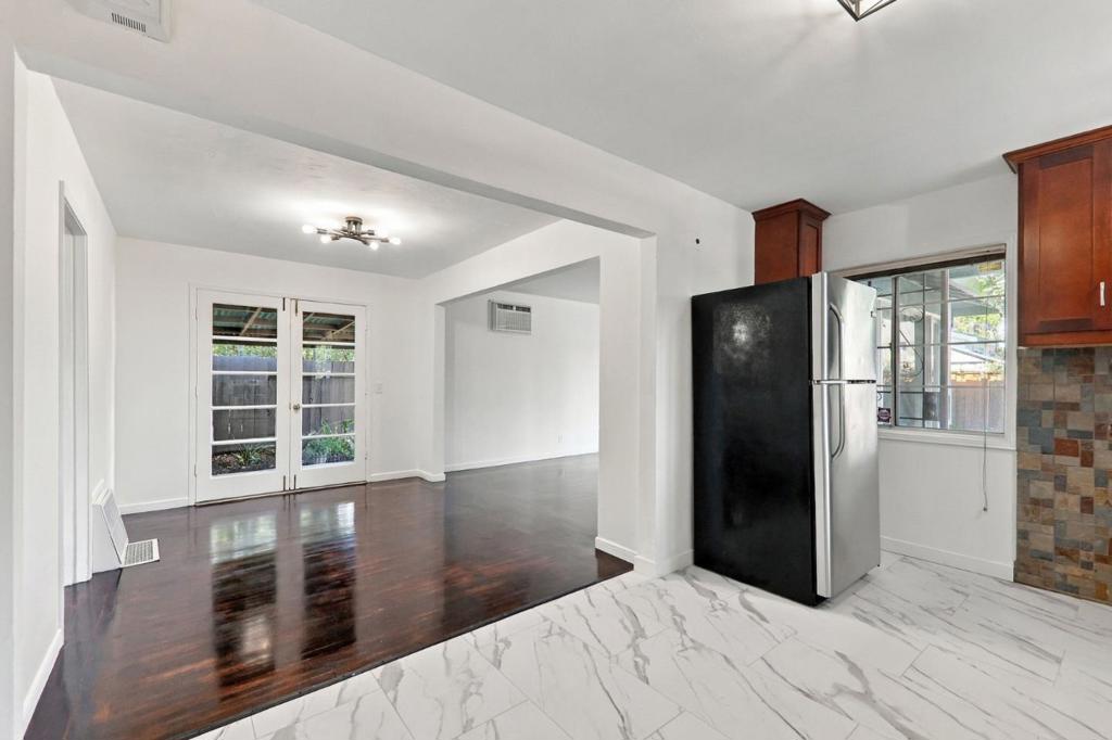 1128 Ebener Street Property Photo 31