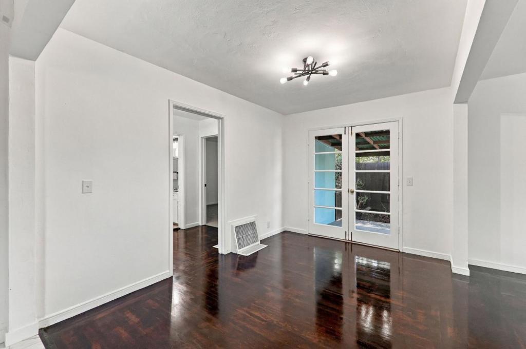 1128 Ebener Street Property Photo 32