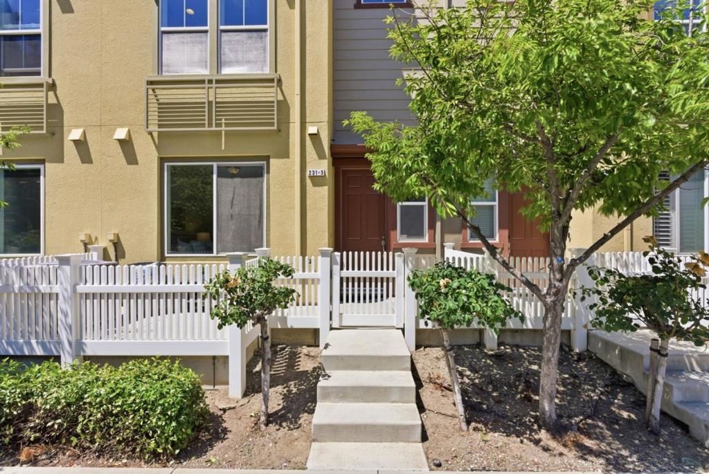 231 Peppermint Tree Terrace 3 Property Photo 3