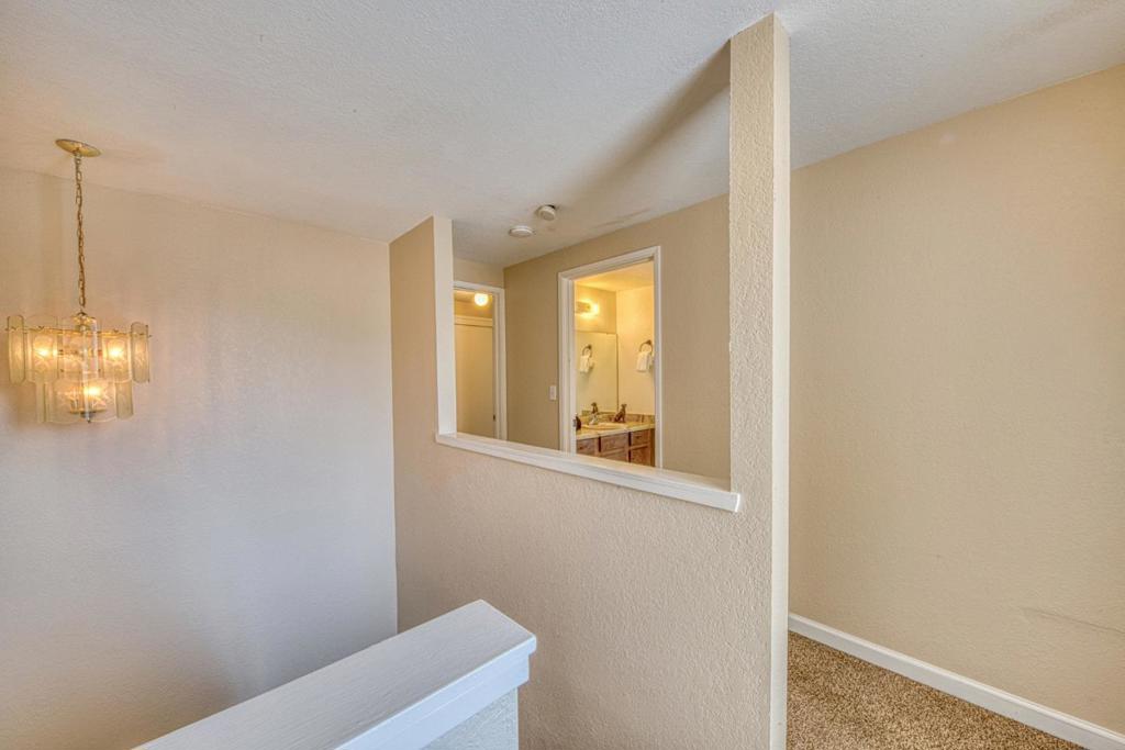 1011 Hilby Avenue D Property Photo 15