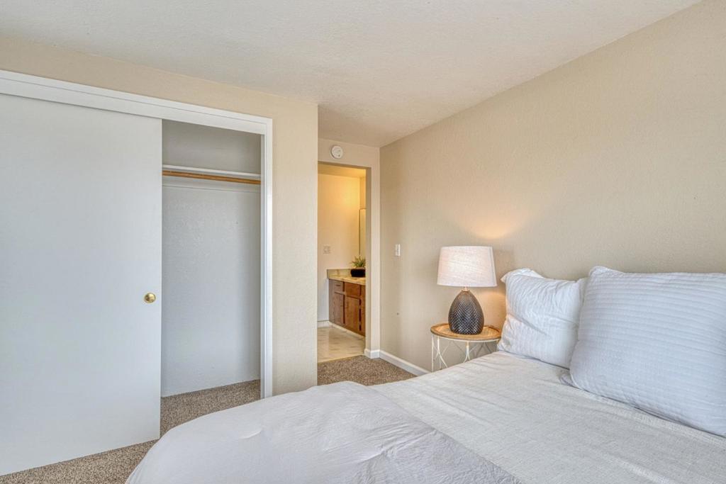 1011 Hilby Avenue D Property Photo 17