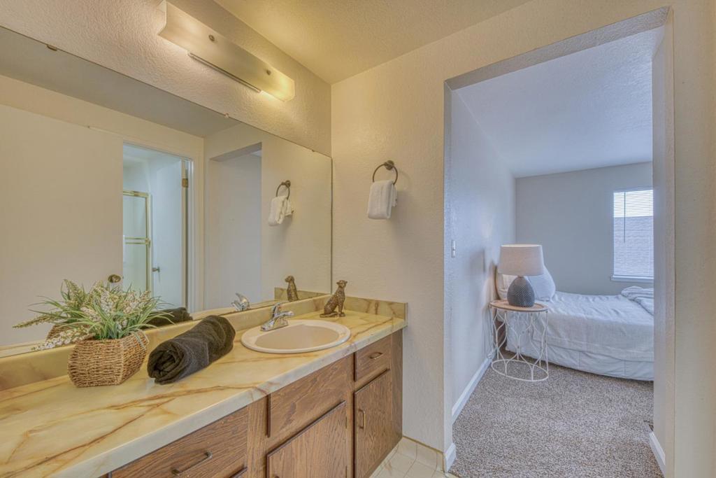 1011 Hilby Avenue D Property Photo 18