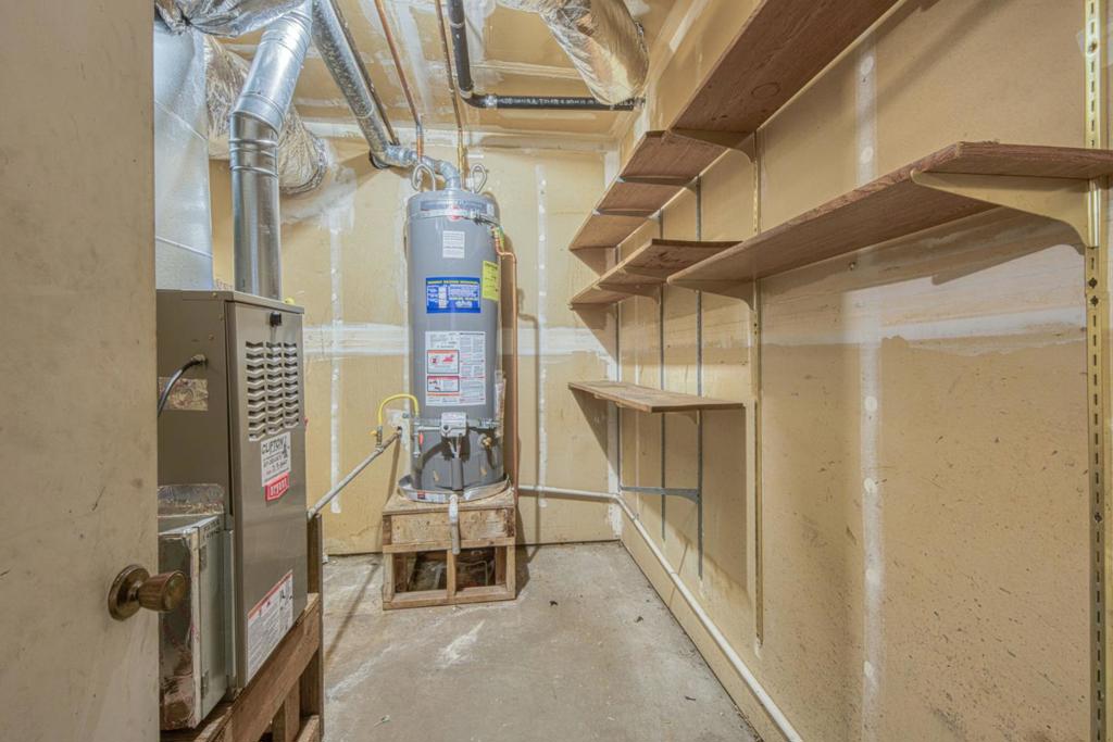 1011 Hilby Avenue D Property Photo 28