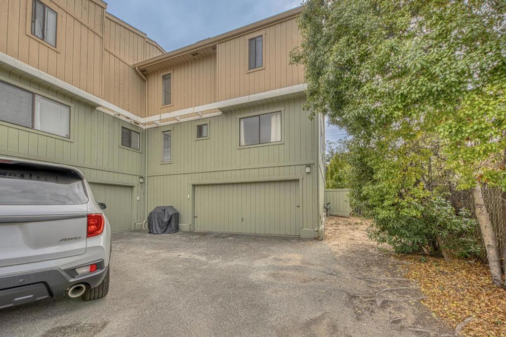 1011 Hilby Avenue D Property Photo 30
