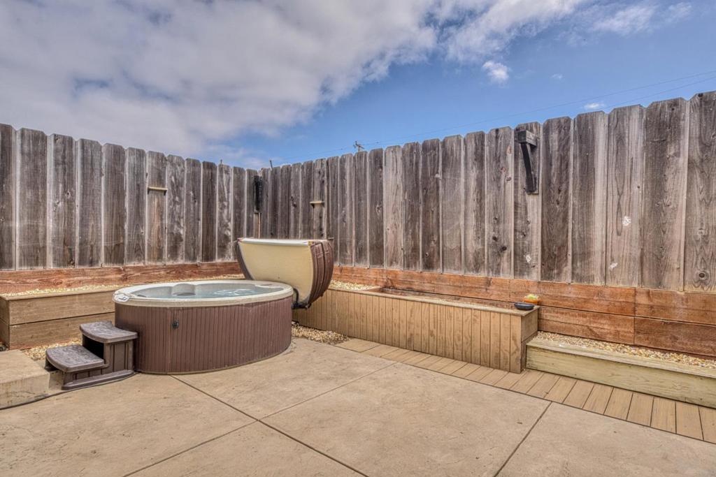 1816 Baker Street Property Photo 10