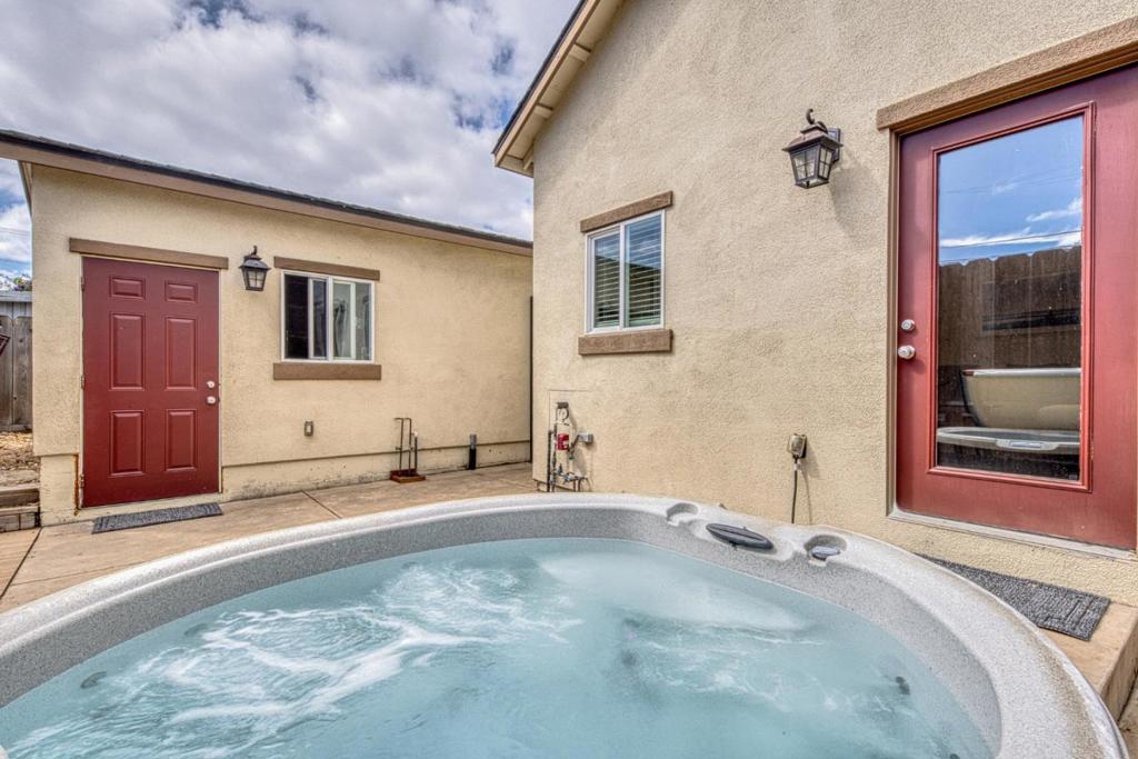 1816 Baker Street Property Photo 11