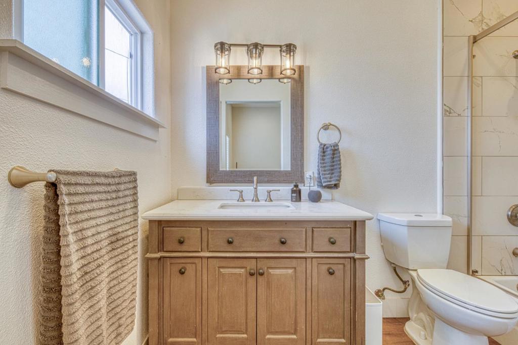 1816 Baker Street Property Photo 16