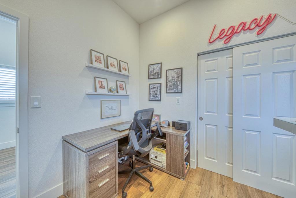 1816 Baker Street Property Photo 18