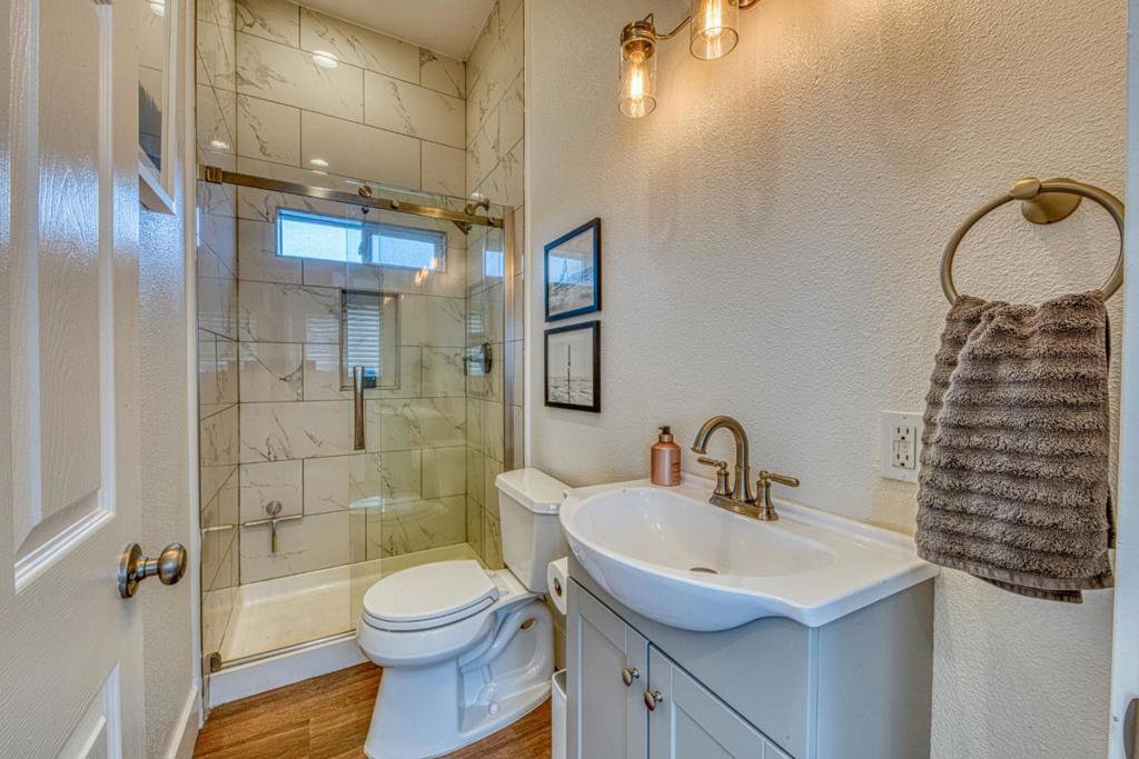1816 Baker Street Property Photo 20