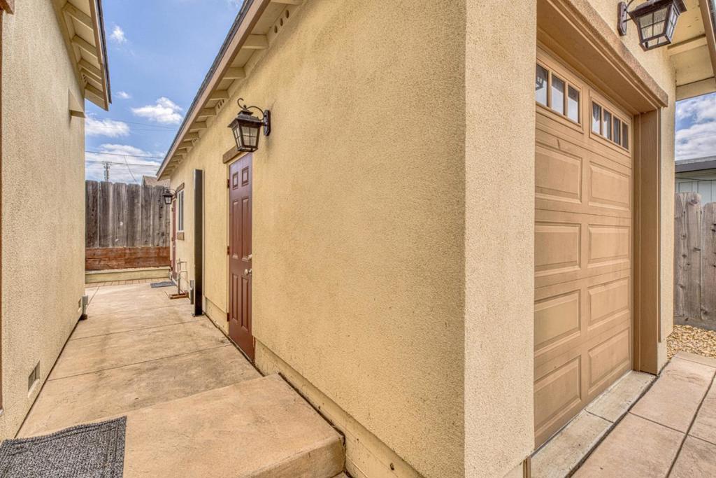 1816 Baker Street Property Photo 24