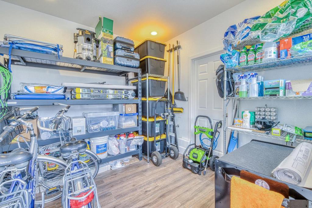 1816 Baker Street Property Photo 29