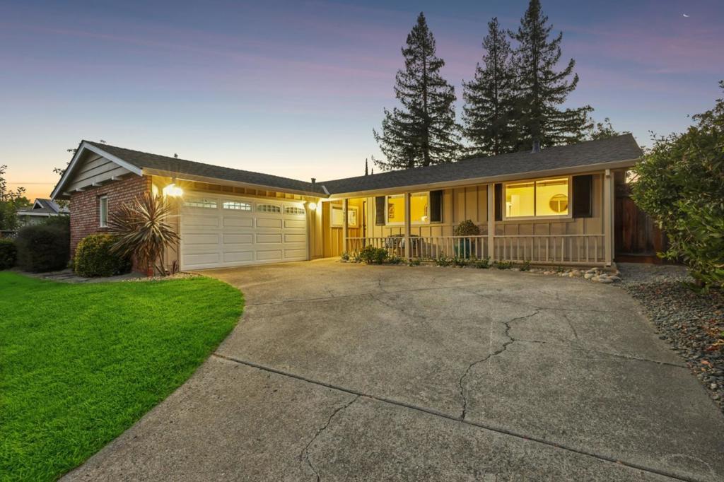 1957 Serge Avenue Property Photo 1