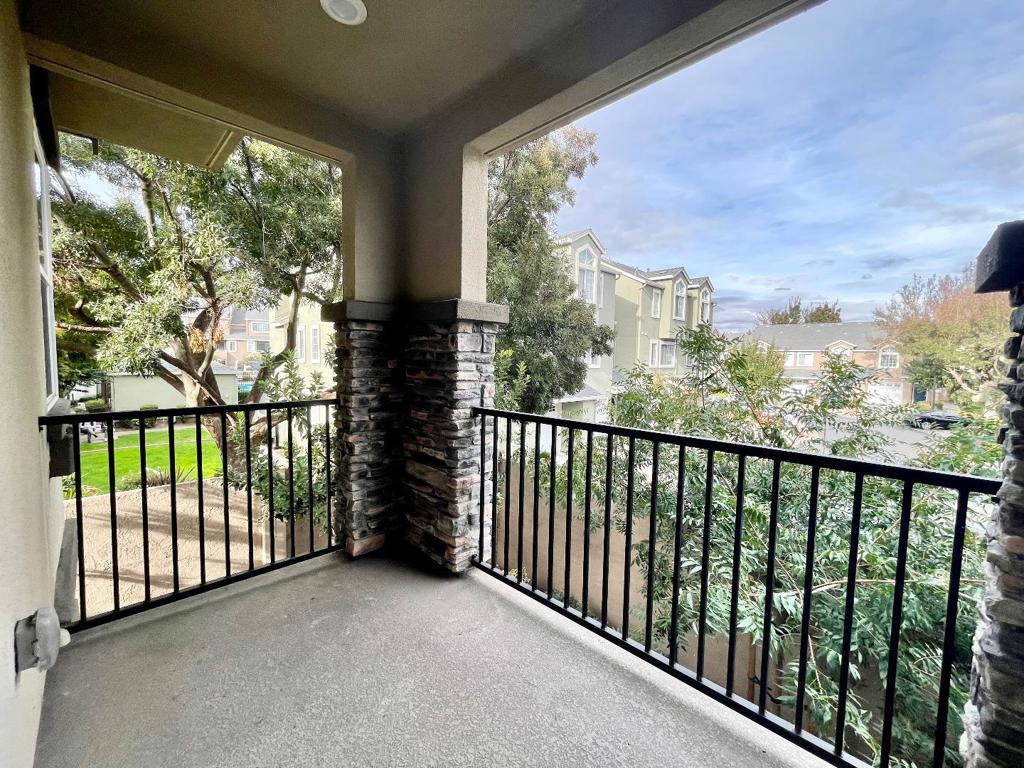 24500 Autumn Mist Way Property Photo 9