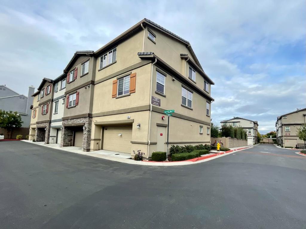 24500 Autumn Mist Way Property Photo 11