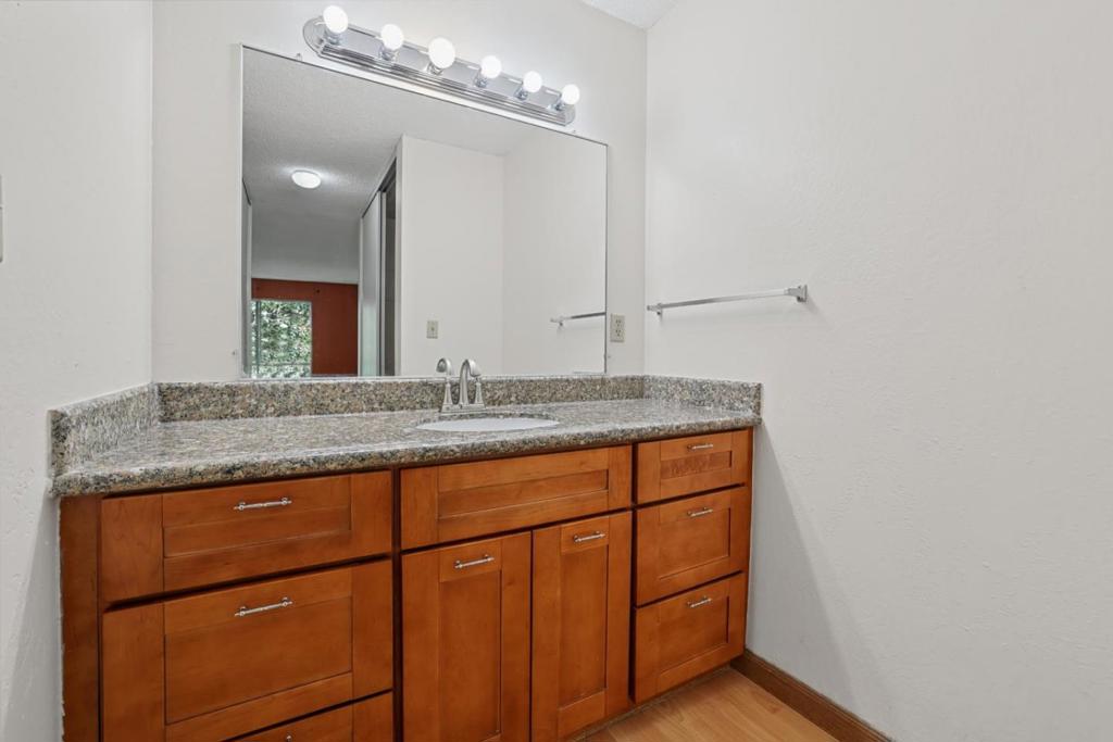 1031 Crestview Drive 216 Property Photo 20