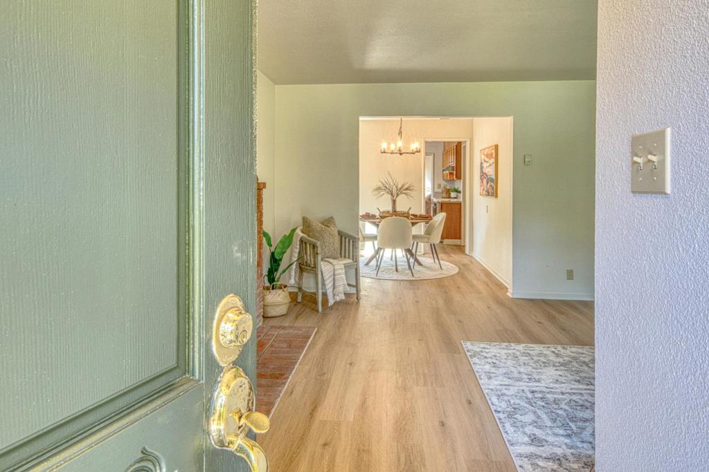 3150 Sycamore Place Property Photo 4